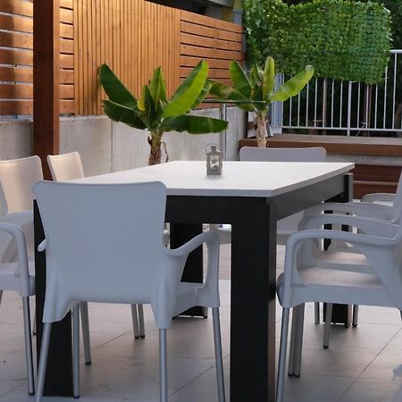 Luxury Fani House Next To Harbor Area With Jacuzzi Apartment Paphos Bagian luar foto