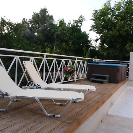 Luxury Fani House Next To Harbor Area With Jacuzzi Apartment Paphos Bagian luar foto