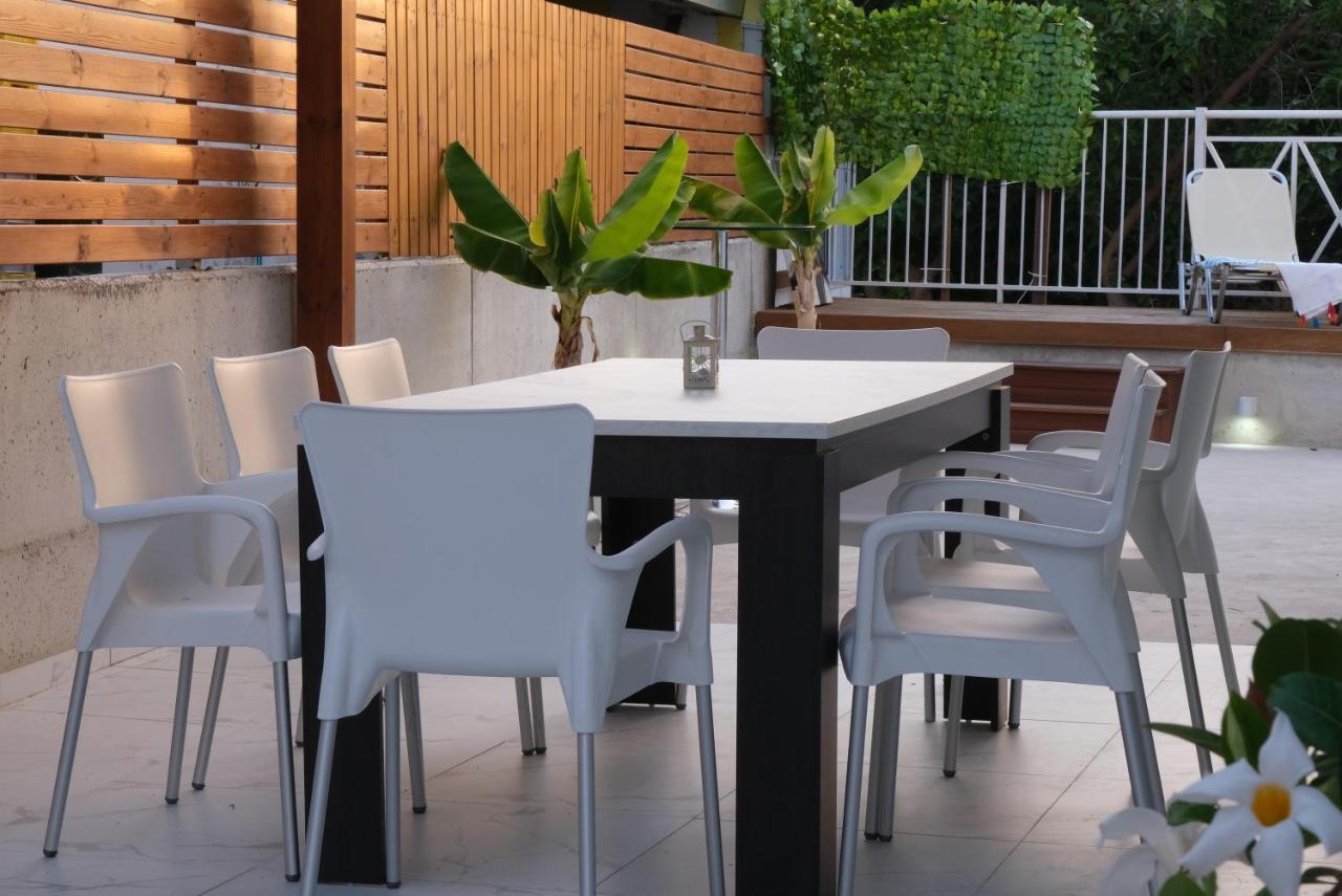 Luxury Fani House Next To Harbor Area With Jacuzzi Apartment Paphos Bagian luar foto