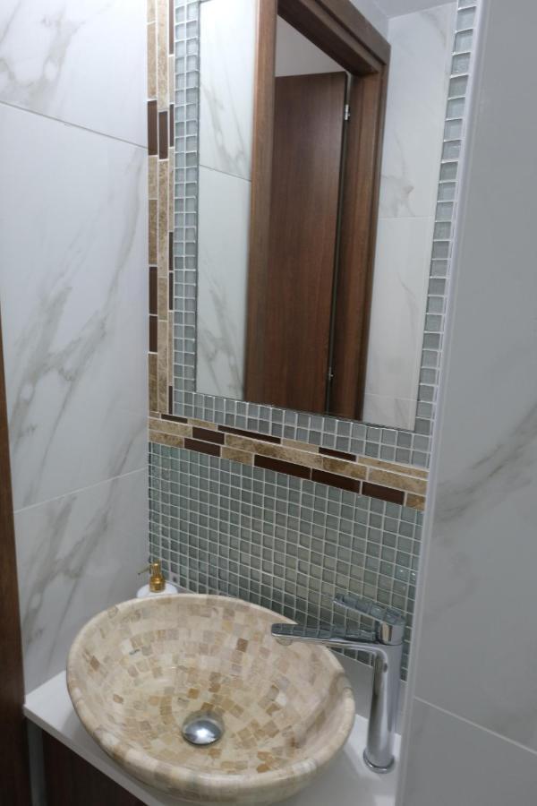 Luxury Fani House Next To Harbor Area With Jacuzzi Apartment Paphos Bagian luar foto