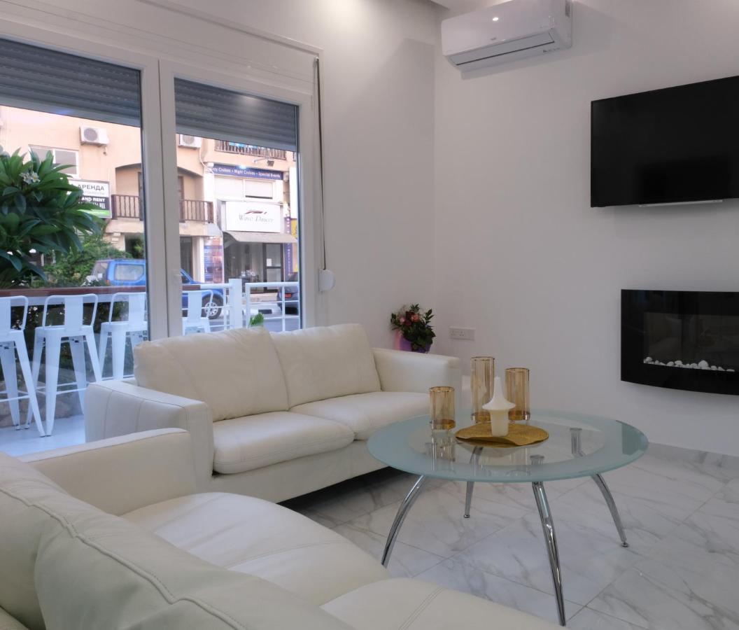 Luxury Fani House Next To Harbor Area With Jacuzzi Apartment Paphos Bagian luar foto